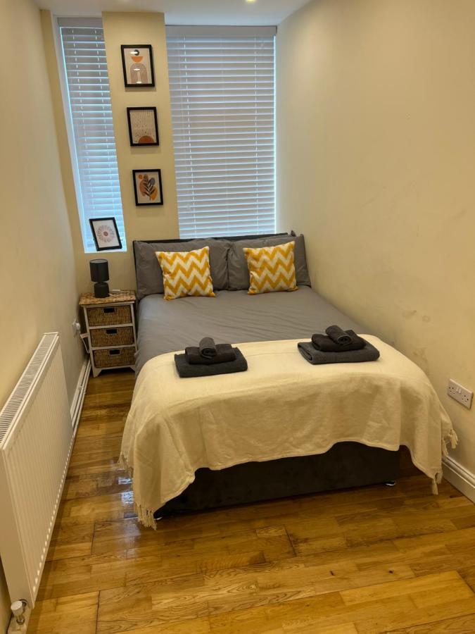 Spacious Ground Floor Suite Comfortably Sleeps Up To Eight Халифакс Екстериор снимка